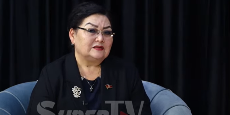 Депутат Нарматова: «Башыма балта коюп турса да, чындыкты бетке айткан адаммын» 