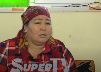 «Балдарымды мектепке алып барайын десем, бут кийимдери жок» дейт жалгыз бой эне