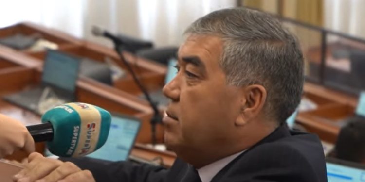 Депутат Кундузбек Сулайманов: «Насыя жөнөкөй элге деп берилип жаткандан кийин эл алышы керек»