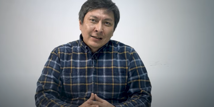 «Мен силерден коркпойм. Мени да, силерди да Кудай жараткан». Болот Темиров Садыр Жапаровго кайрылды