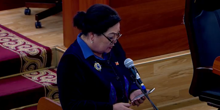 «Качан провокатордук иштерин токтотот?» Депутат Эдил Байсаловго болгон нааразычылыгын билдирди