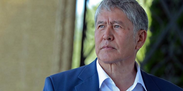 Атамбаев: «Жашагым келет, бирок чөгөлөп эмес»