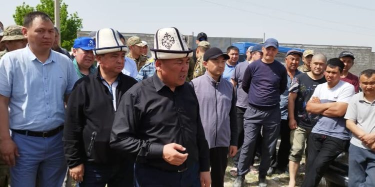 Абдикарим Алимбаев Арка айылынын тургундары менен жолукту (сүрөт)