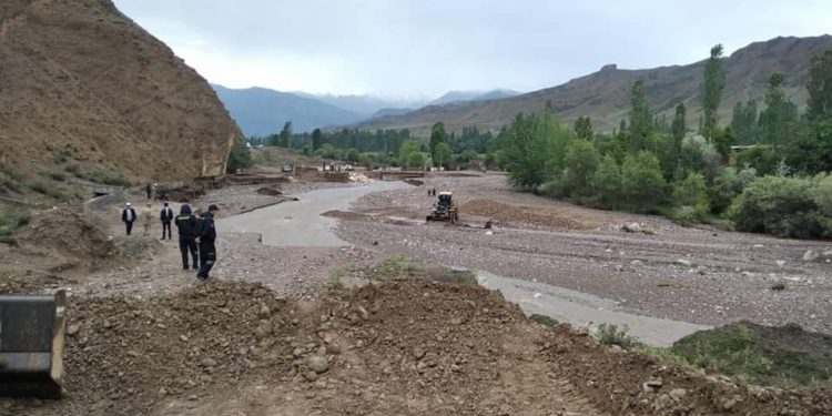 Лейлекте жүргөн сел 200 чакты койду агызып кетти