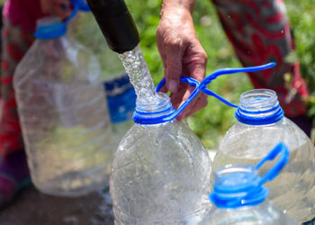 Депутат Ошко таза суу киргизүү үчүн 5 жыл мурда 5,5 миллион доллар бөлүнгөнүн айтты