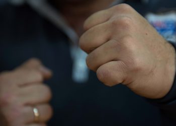 Аламүдүндө кесиптештери менен эс алып жүргөн жаранга кол салуу болгон