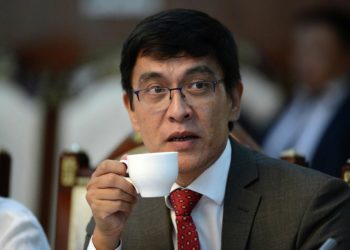 Эдил Байсалов: «Гиннесстин китебине ити да, бити да кирет. Дөөлөт Сыдыковдун максаты хайп экен»