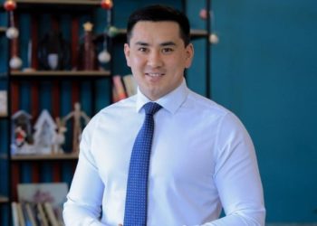 Депутат: «Доллардын баасы 20 сомго кескин төмөндөдү, бирок баалар мурдагы калыбына келген жок»