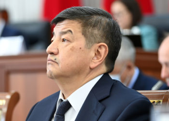 Акылбек Жапаров дарыланууга Германияга учуп кетти