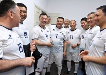 Президенттик администрация футзал боюнча мелдештин жеңүүчүсү болуп, 1 миллион сом утуп алды