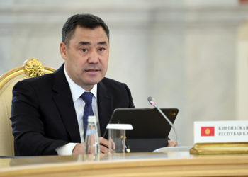 Садыр Жапаров Москвада санкциялык тирешүүлөргө тынчсыздануусун билдирди