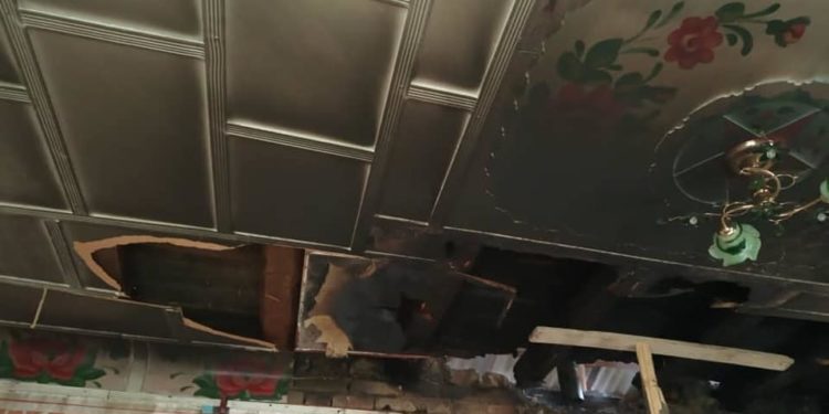 Сокулукта үй өрттөнүп, апасы 4 жаштагы кызы менен ооруканага жеткирилди