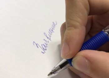 Аламүдүндө милициянын улук тескөөчүсүн башка уруп, денесине залал келтиришкен