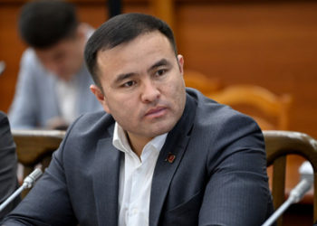 Депутат «уюлдук операторлор абоненттердин акчасын уурдап жатышат» дейт