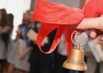 Министрлик: «Кыргызстанда окуу жылы 8-июнда аяктайт»