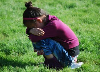 Сокулукта жоголгон 12 жашар кыз Оштон, бейтааныш аялдын үйүнөн табылды