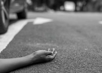 Бишкекте айдоочу жөө жүргүнчүнү сүзүп кеткен