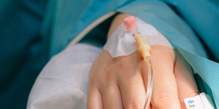 «Шалдырап ооруп жаткан». Ысык-Көлдө 6 жаштагы кыз көз жумду