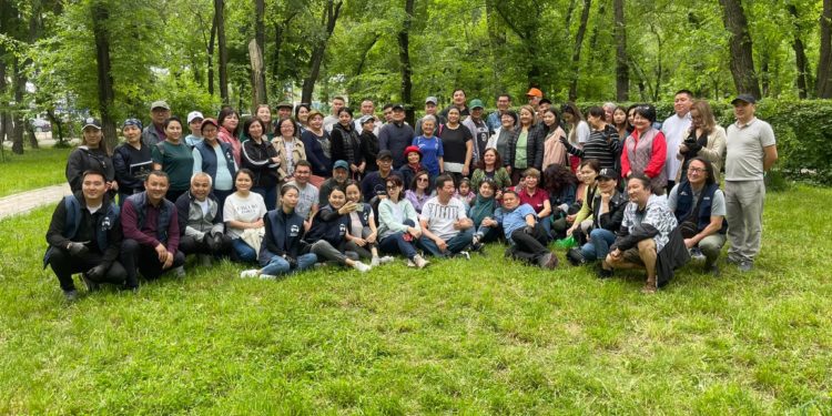 Басма сөз эркиндигинин дүйнөлүк күнүнө карата журналисттер ишембилик өткөрүштү