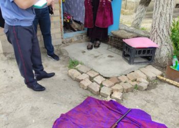 Ошто атасынан калган мылтыкты 90 миң сомго сатууга аракет кылган аял милицияга түштү