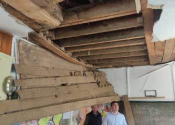 Шыбы кулаган мектеп. Жабыркаган мугалим ооруканада дарыланууда