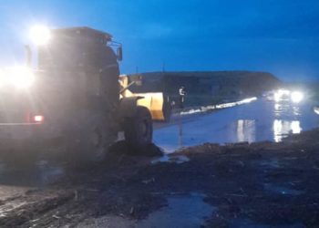 Бишкек-Ош жолун каптаган суу. Жол толук тазаланды