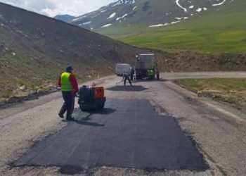 Өтмөк ашуусундагы унаа жолго асфальт-бетон төшөлдү