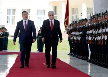 Бишкекте Садыр Жапаров менен Касым-Жомарт Токаевдин расмий жолугушуу аземи болду