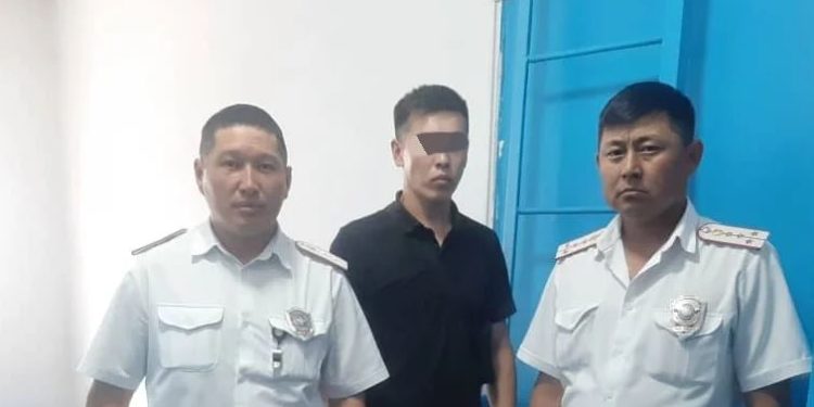 20 жаштагы айдоочу жөө жүргүнчүнү сүзүп, качып кеткен