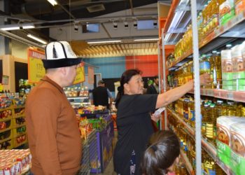 Бишкектин ири соода түйүндөрүндө өсүмдүк майы арзандады