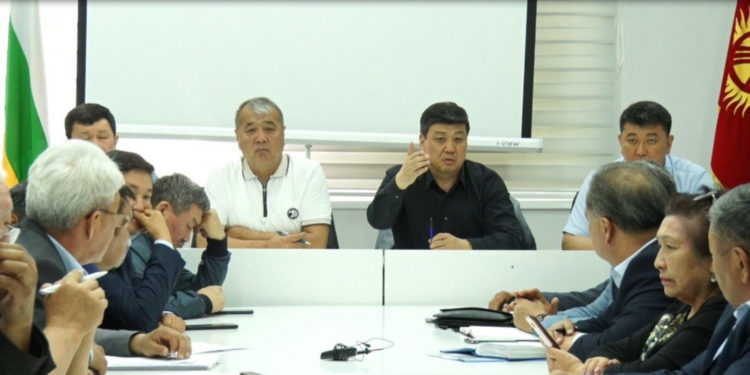 Бакыт Төрөбаев Чүй облусунун фермерлери жана сүт продукциясын өндүрүүчүлөр менен жолугушту