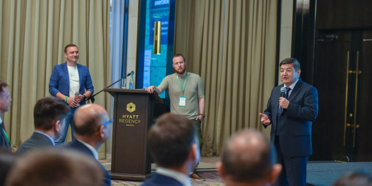 Акылбек Жапаров Ысык-Көлдө IT айылын ачууну сунуштады