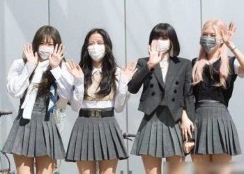 Түштүк Кореяда бүгүн гана беткапсыз жүрүүгө уруксат берилди. Бирок көчөдө гана…