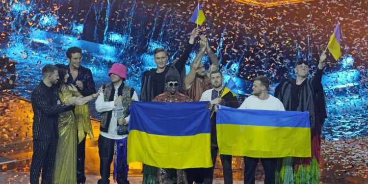 Орусиялык продюсер: «Евровидение» сынагын саясатташтырып салышты, анын музыкага тиешеси жок»