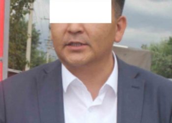 Аламүдүндө кызматкерлерге удаа эле айыл өкмөт башчысы кармалды