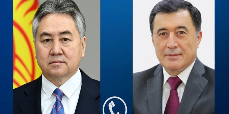Чек ара: Кыргызстан менен Өзбекстандын тышкы иштер министрлери сүйлөштү