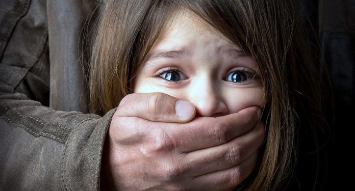 Министрлик Орусияда кыргызстандык кыздын 6 жылдан бери зордукталып келгени тууралуу маалыматты тактап жатат