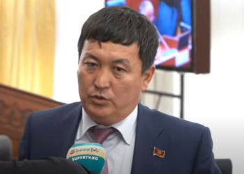 Адахан Мадумаров ишканаларды Санарип өнүктүрүү министрлигине өткөрүп бергени тууралуу: «Бул экинчи кадамга даярдык»