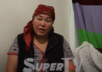 «Күйөөм 4 күндөн бери жок» деп издеп жүрсөм, ал башка келин менен дүкөндө жүрүптүр» дейт жалгыз бой эне