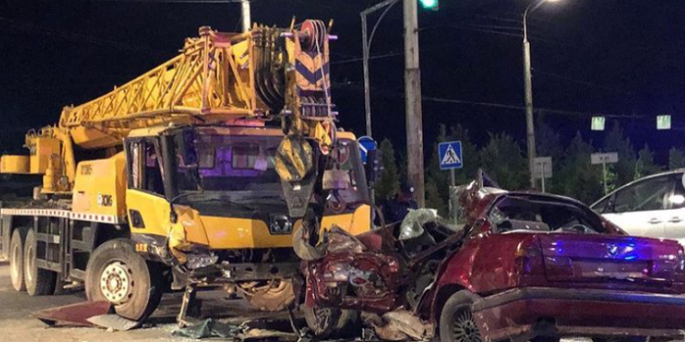 Бишкектеги үрөй учурган жол кырсык. 2 адам ооруканага жеткирилди