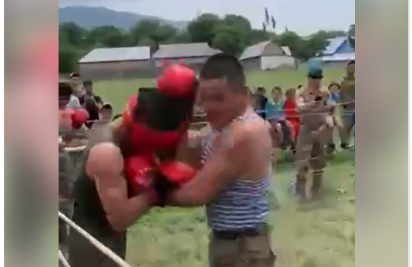 «Сынак болчу». Коргоо министрлиги аскер кызматкеринин сабалган видеосу боюнча комментарий берди