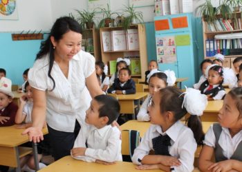 Министрлик: «Сентябрда мугалимдердин айлыгы азаят деген маалымат калп»