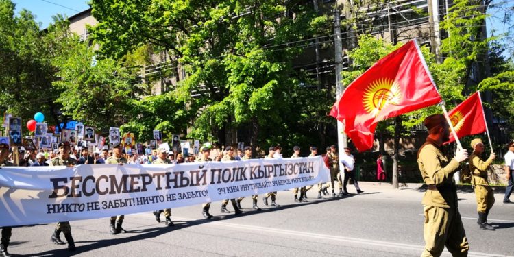Айдоочуларга эскертүү! 9-майда «Өлбөс полк» иш-чарасы учурунда айрым көчөлөрдүн бөлүктөрү жабылат