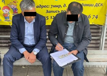 «Кытайга эшек чыгарууга уруксат алып берем деп…». Арзыбек Кожошевдин кеңешчиси 70 миң доллар пара алууга шектелип кармалды