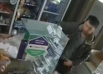 Чүйдө 15 жаштагы кызга жыныстык мүчөсүн көрсөткөн жаранды чыгарган сот төрагалыктан кетти