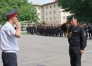 Жалал-Абадда кызмат учурунда каза болгон милиция кызматкерлери эскерилди