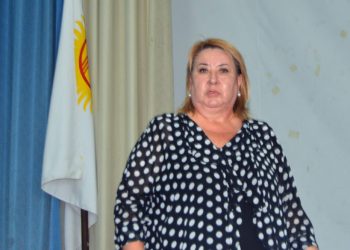 Депутат Медициналык академиянын ректору эмне үчүн кайра ордуна келгенине кызыкты