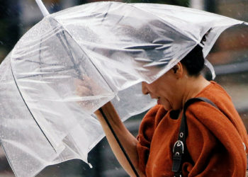 Шашылыш билдирүү: Бишкекте жана Чүйдө жакынкы бир саатта күн күркүрөп, катуу шамал болушу күтүлөт