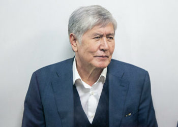 Атамбаев акталды. Сот Октябрь окуясы боюнча өкүм чыгарды