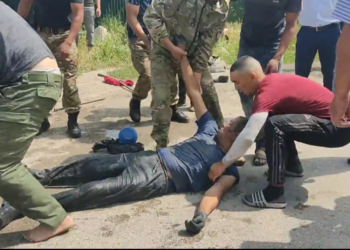 Таласта канализацияда «Таза суу» ишканасынын кызматкерлери иске ууланды